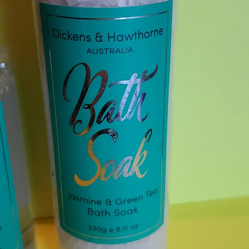 NEW Dickens & Hawthorne bath soak and pillow spray NEW